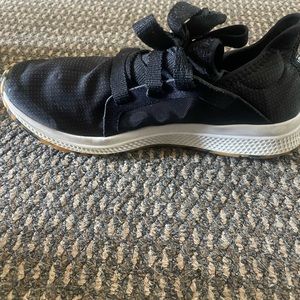 Adidas Bounce Tennis Shoes